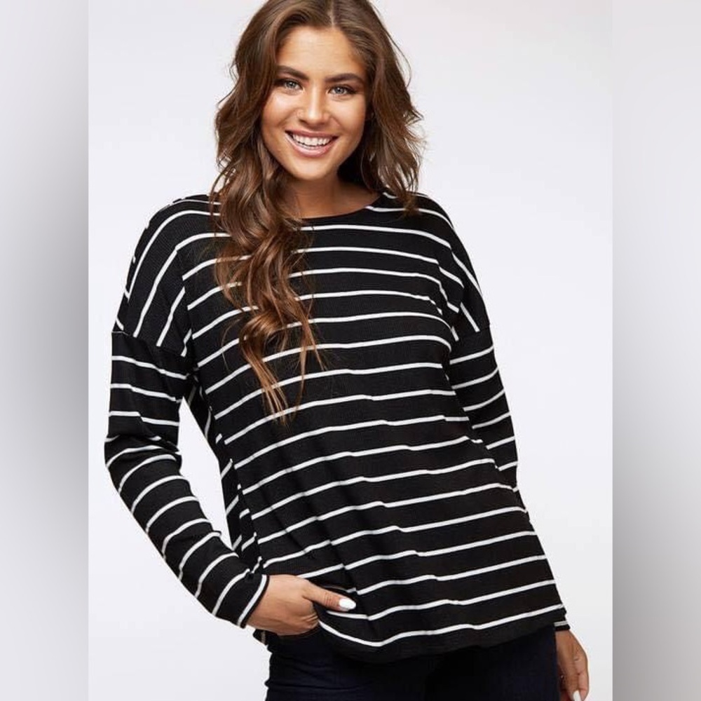 Peach Love California Black and White Long Sleeve Top